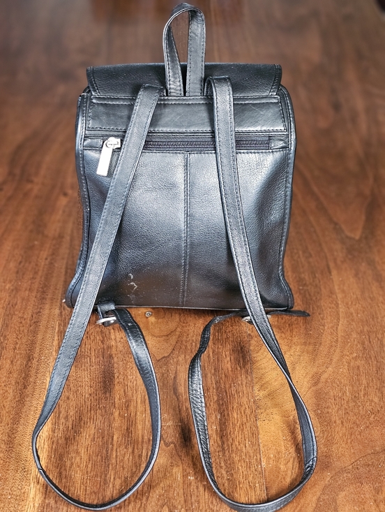Vintage Wilson Leather Backpack in Black main image 10
